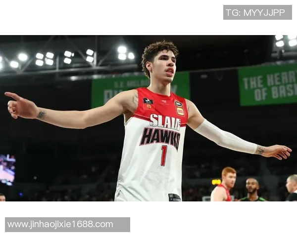 贝拉拉：从天赋少年到足球巨星的成长之路与未来展望