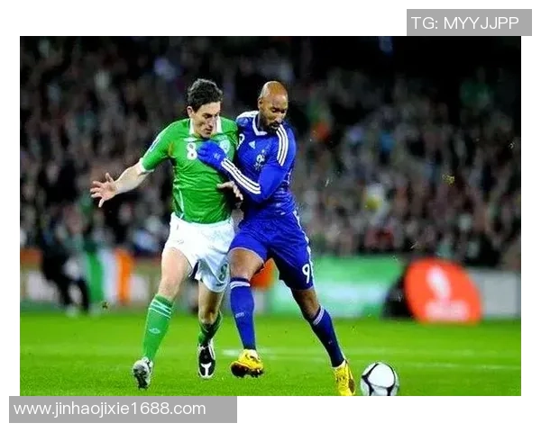 足球球星左右摆脱技巧解析与应用 探究如何通过精准摆脱创造进攻机会 足球球星左右摆脱技巧解析与应用 探究如何通过精准摆脱创造进攻机会